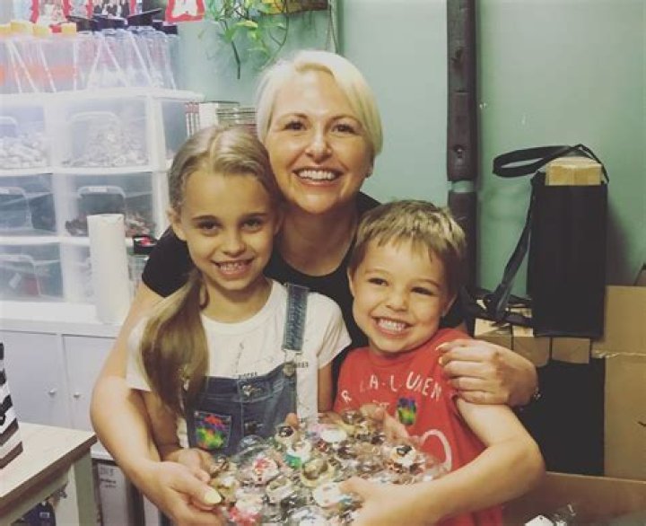 Dancing Queen: Donie Burch Age Husband Kids And Instagram