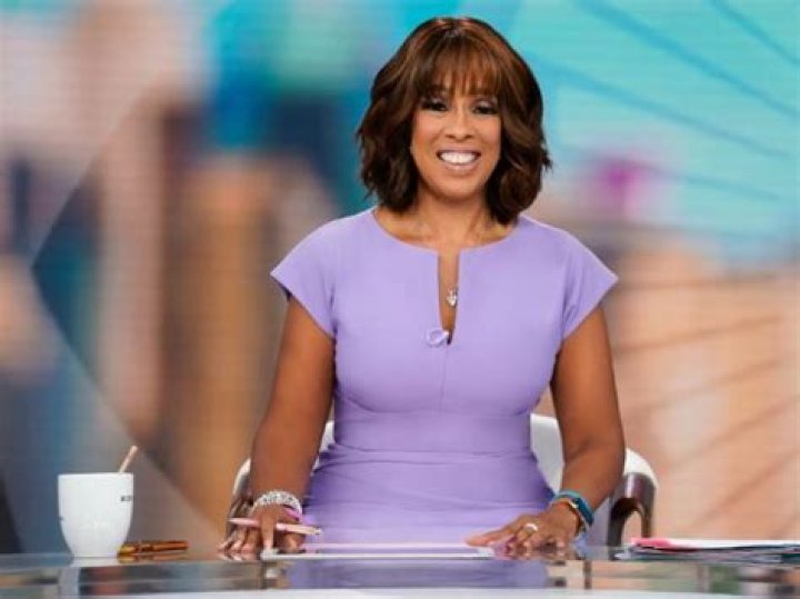 Fox 11, Marriage, and Salary Revealed