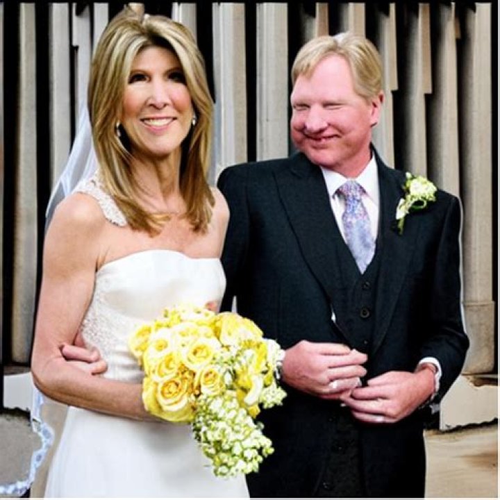 Is Nicolle Wallace Married To Michael Schmidt?