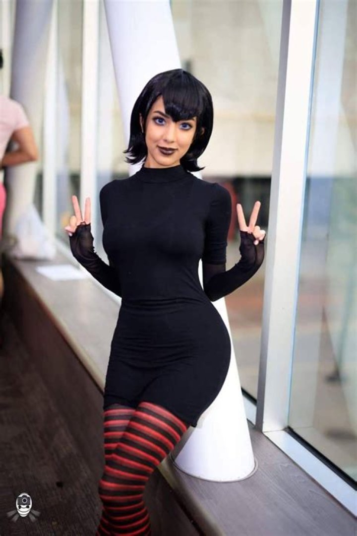 Swimsuitsuccubus The Cosplayer Who Became A Twitch